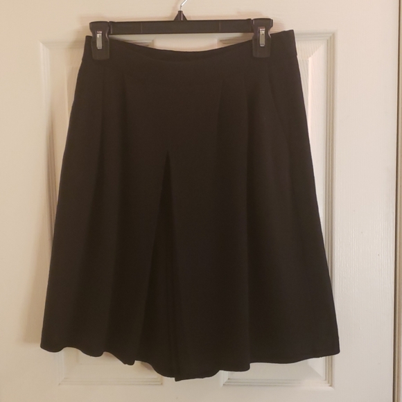 St. John Basics Collection Black Shorts Size 6